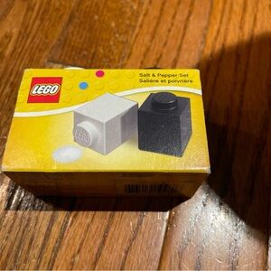 LEGO Salt & Pepper Set - Black and White